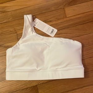 Asymmetrical sports bra